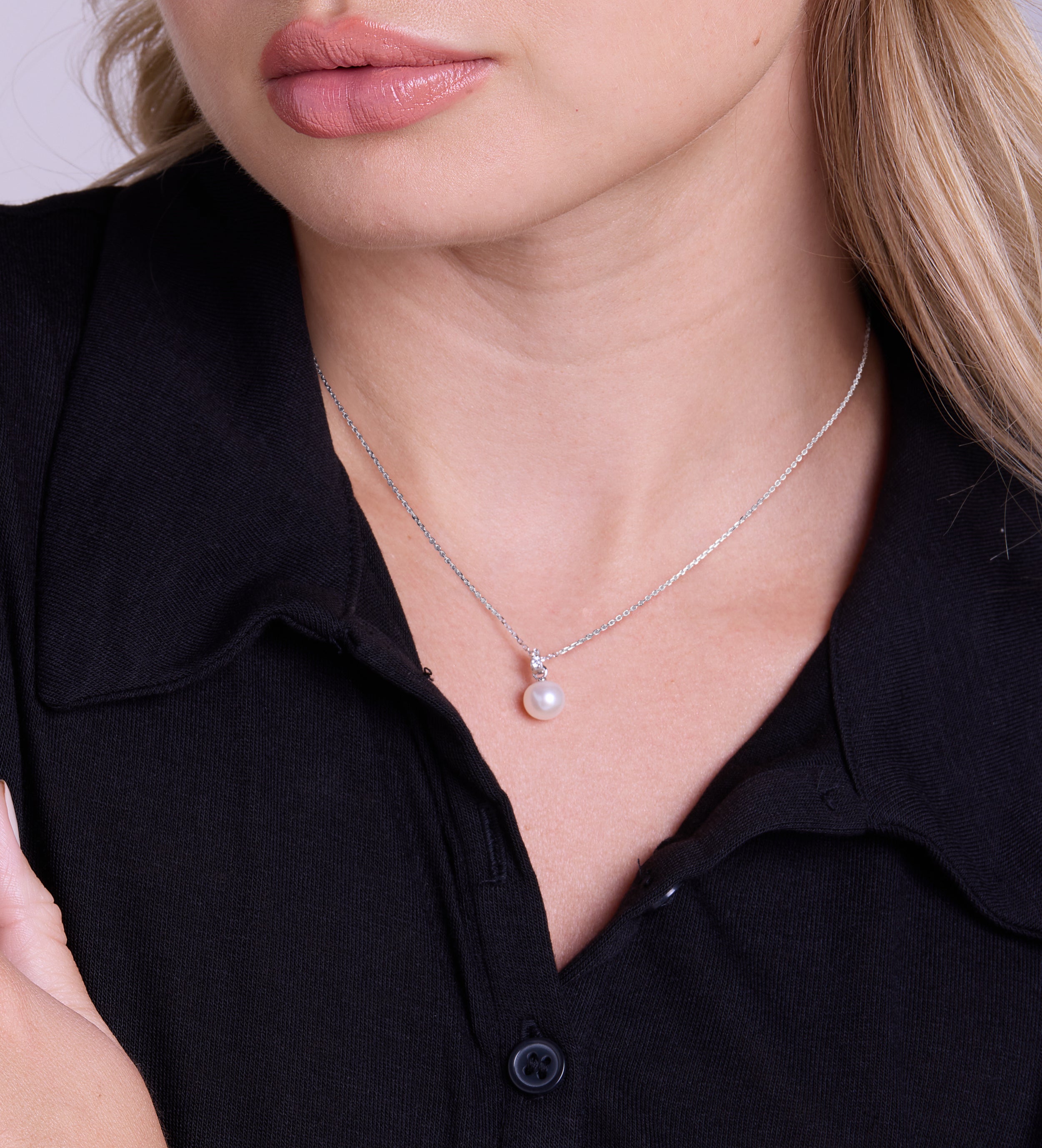 Pearl Pendant Necklace in Silver