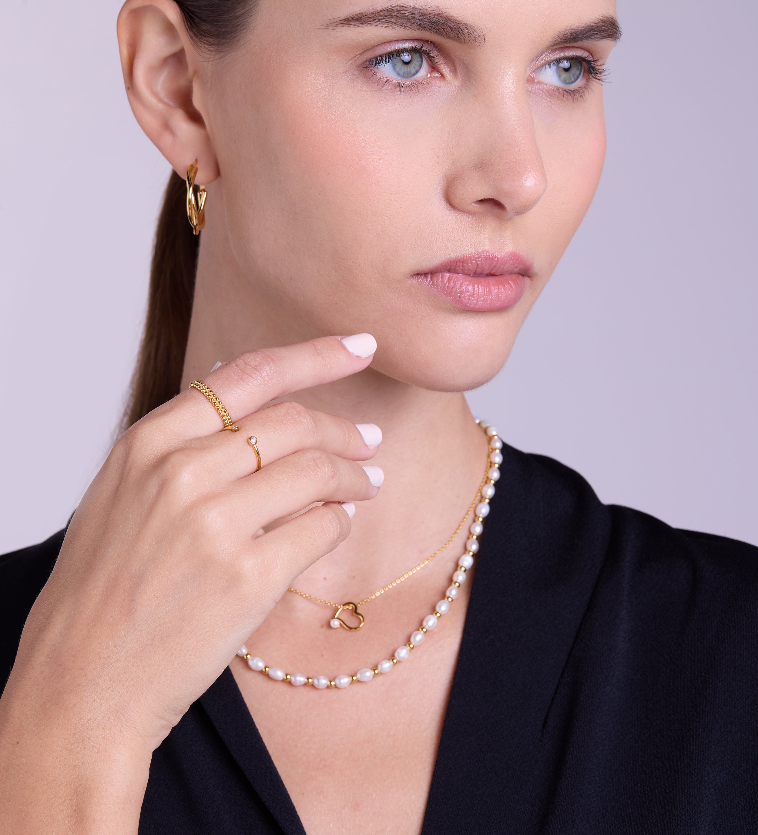 Pearl Heart Embrace Necklace in Gold