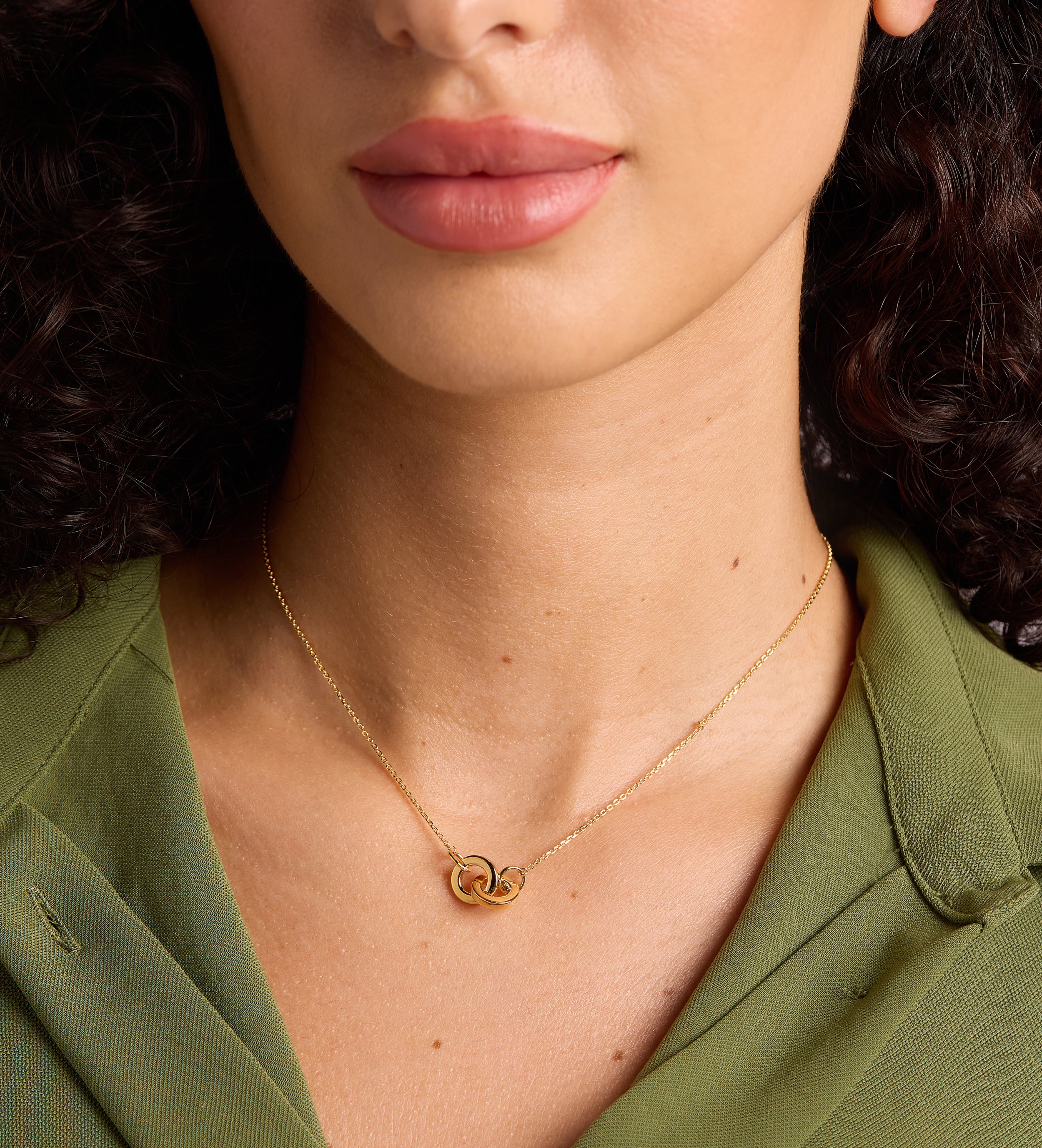 Two Rings Necklace in Gold