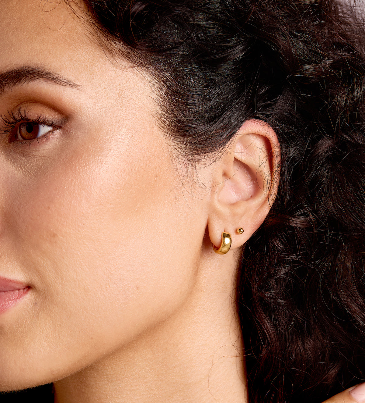 Bold Huggie Hoops in 18k Gold Plating on 925 Silver - Ash & Harry