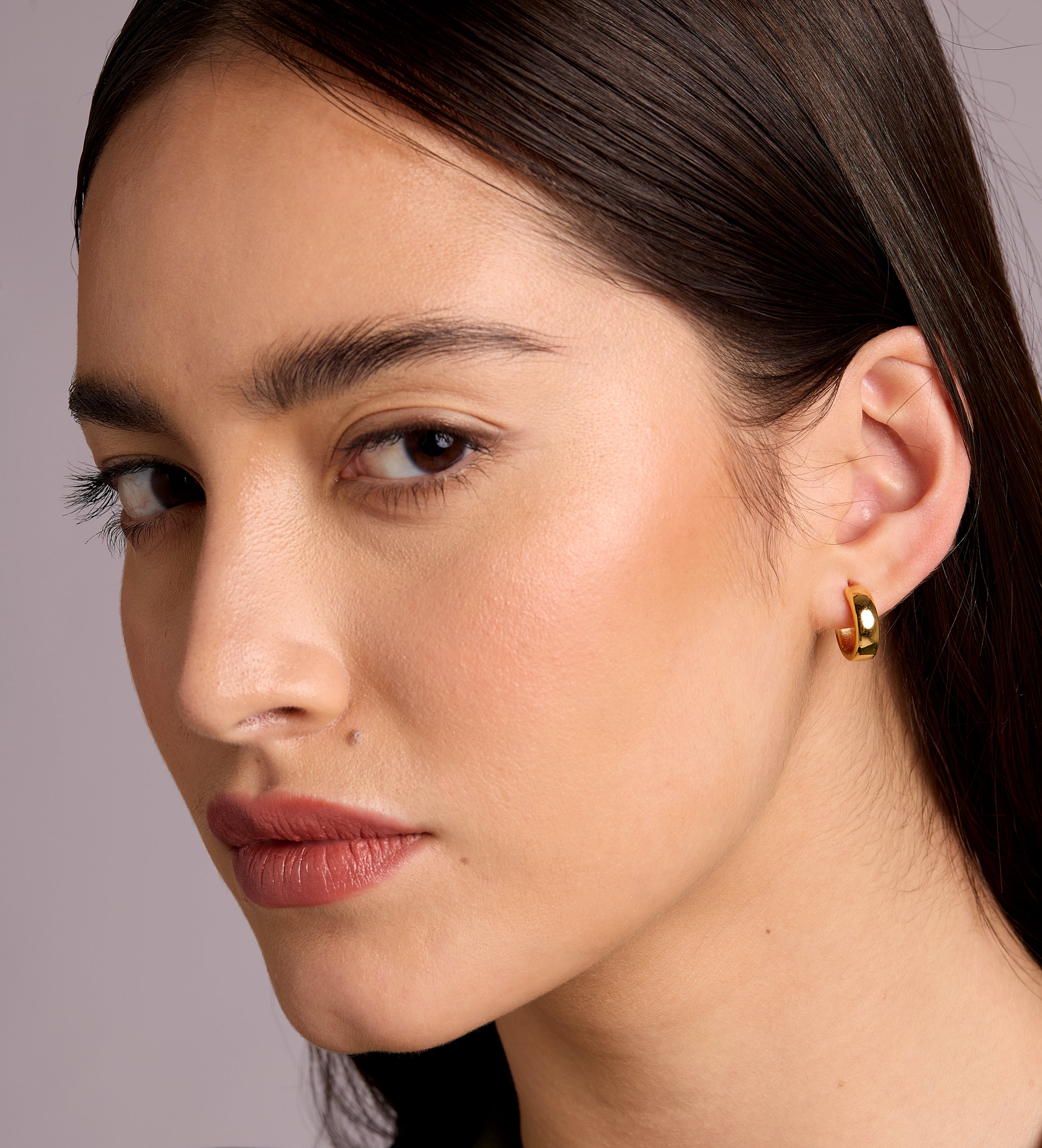 Bold Small Hoops in Gold
