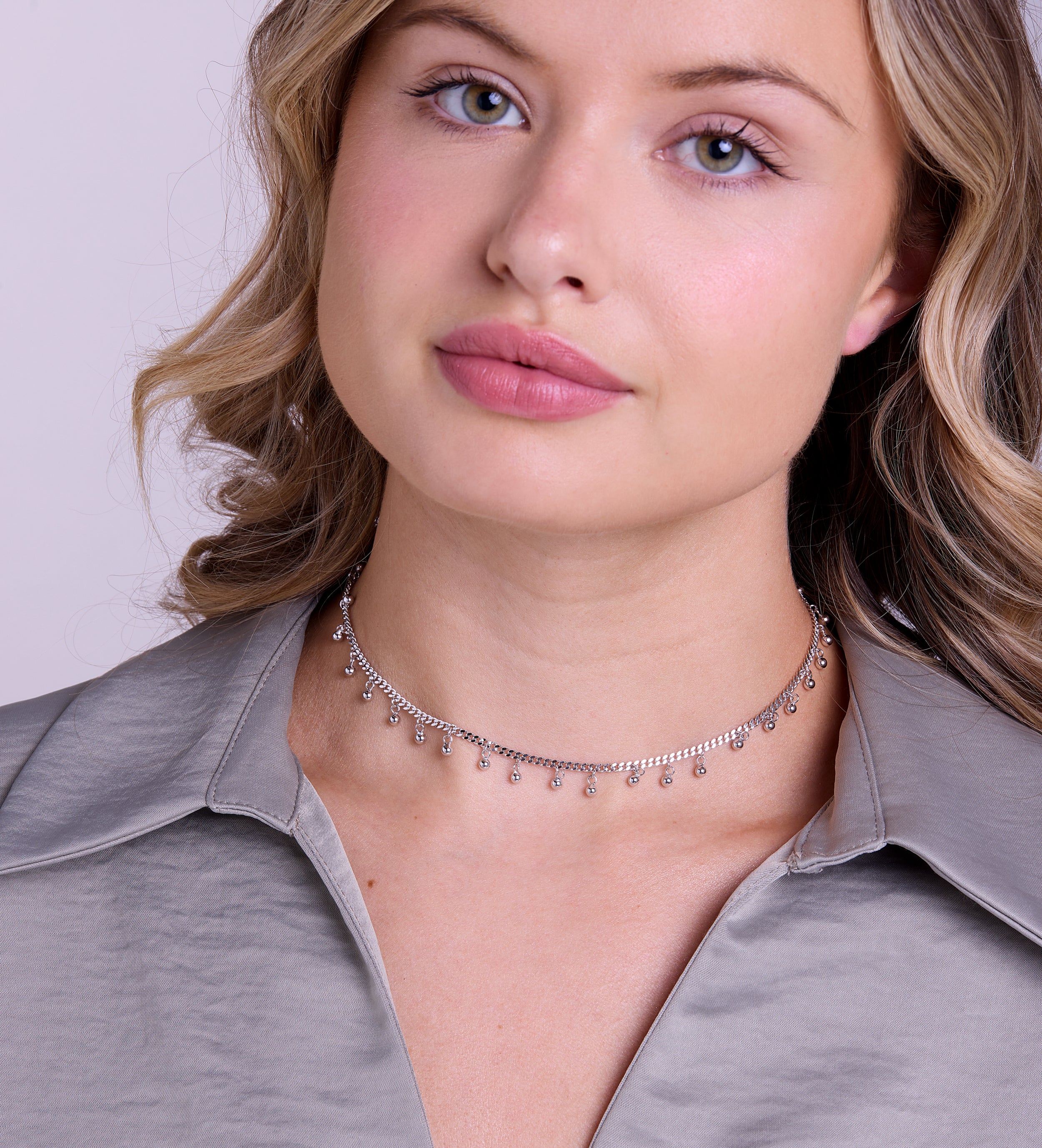 Dangling Dotted Choker in Silver