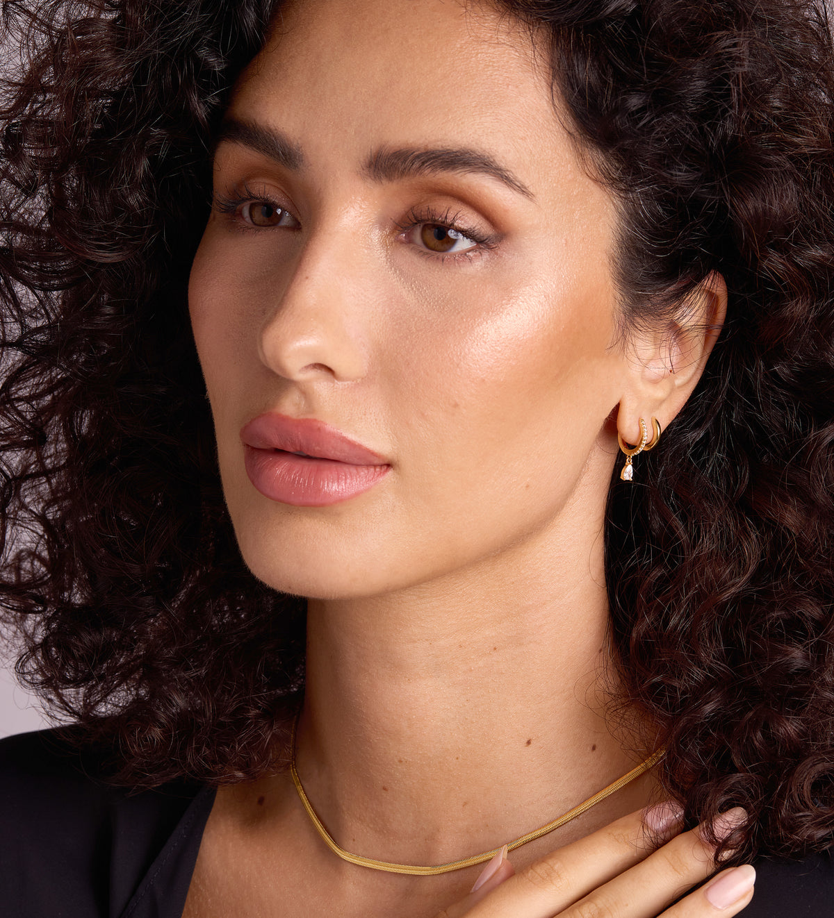Stella Teardrop Huggies in 18k Gold Plating on 925 Silver - Ash & Harry