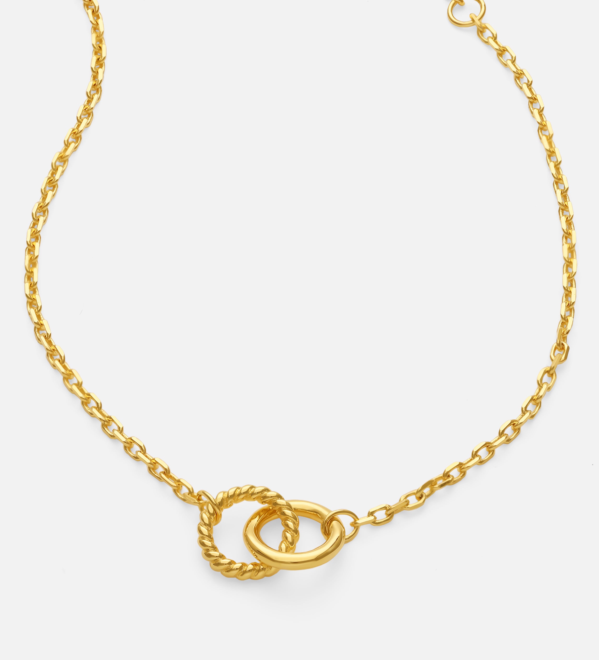 Interlocked Rings Bracelet in Gold