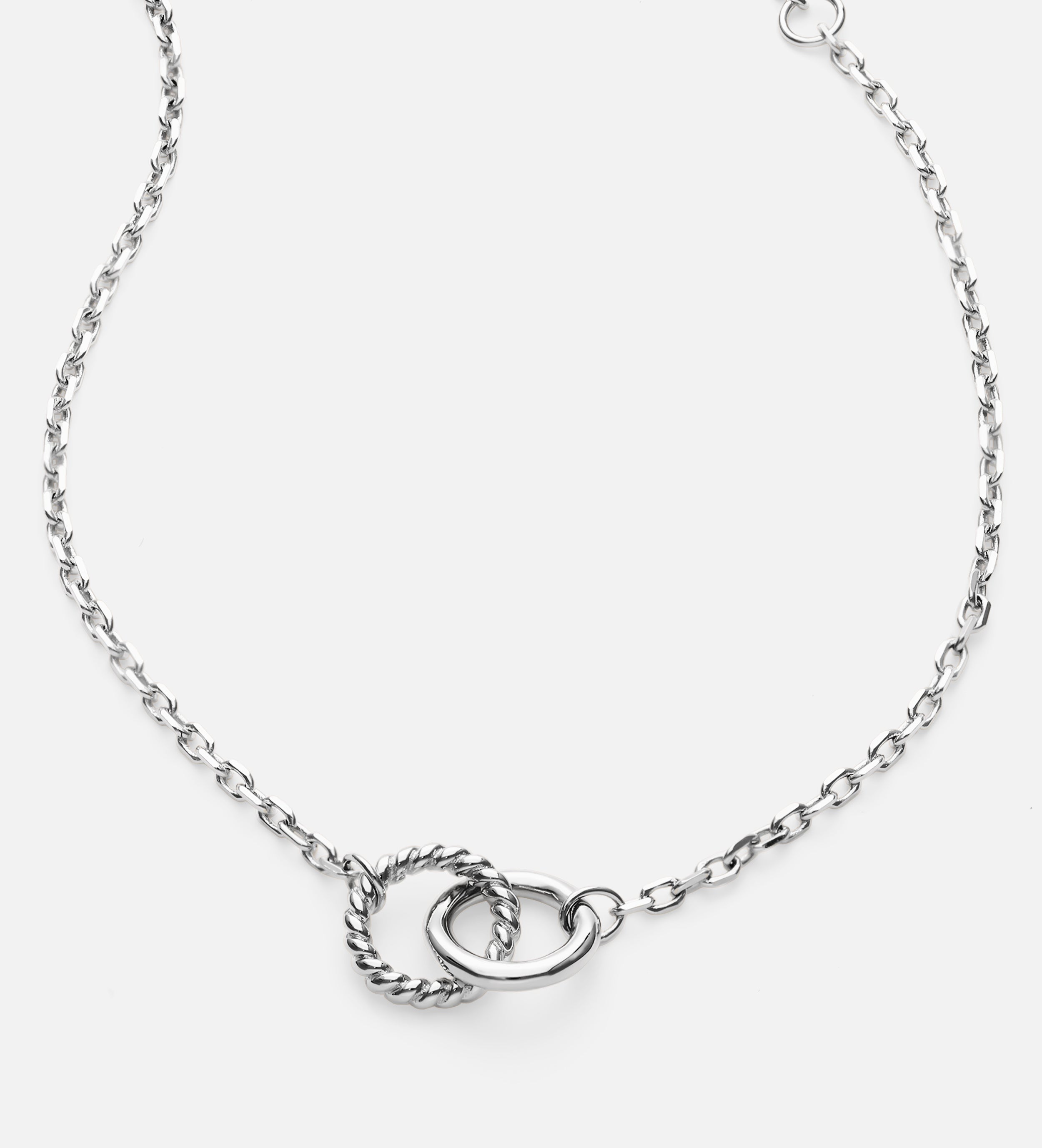Interlocked Rings Bracelet in Silver