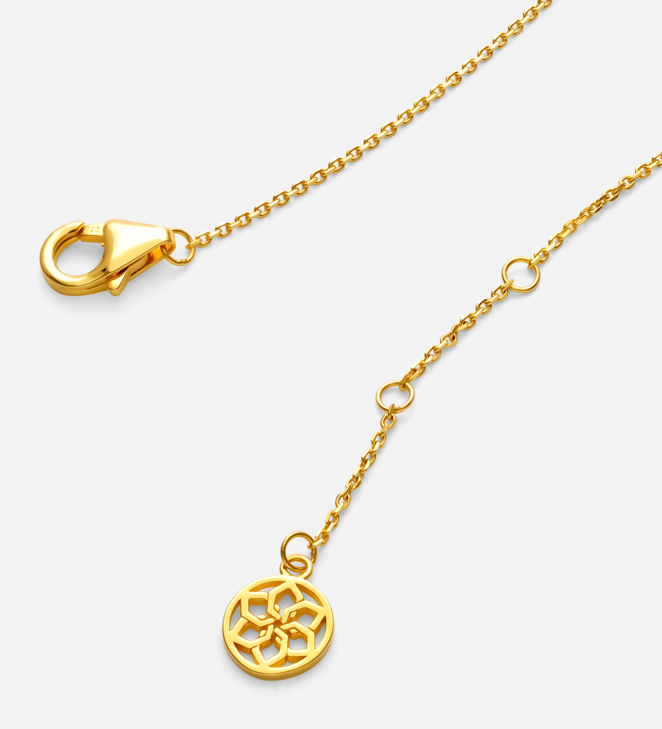Round Pave Cluster Necklace in Gold
