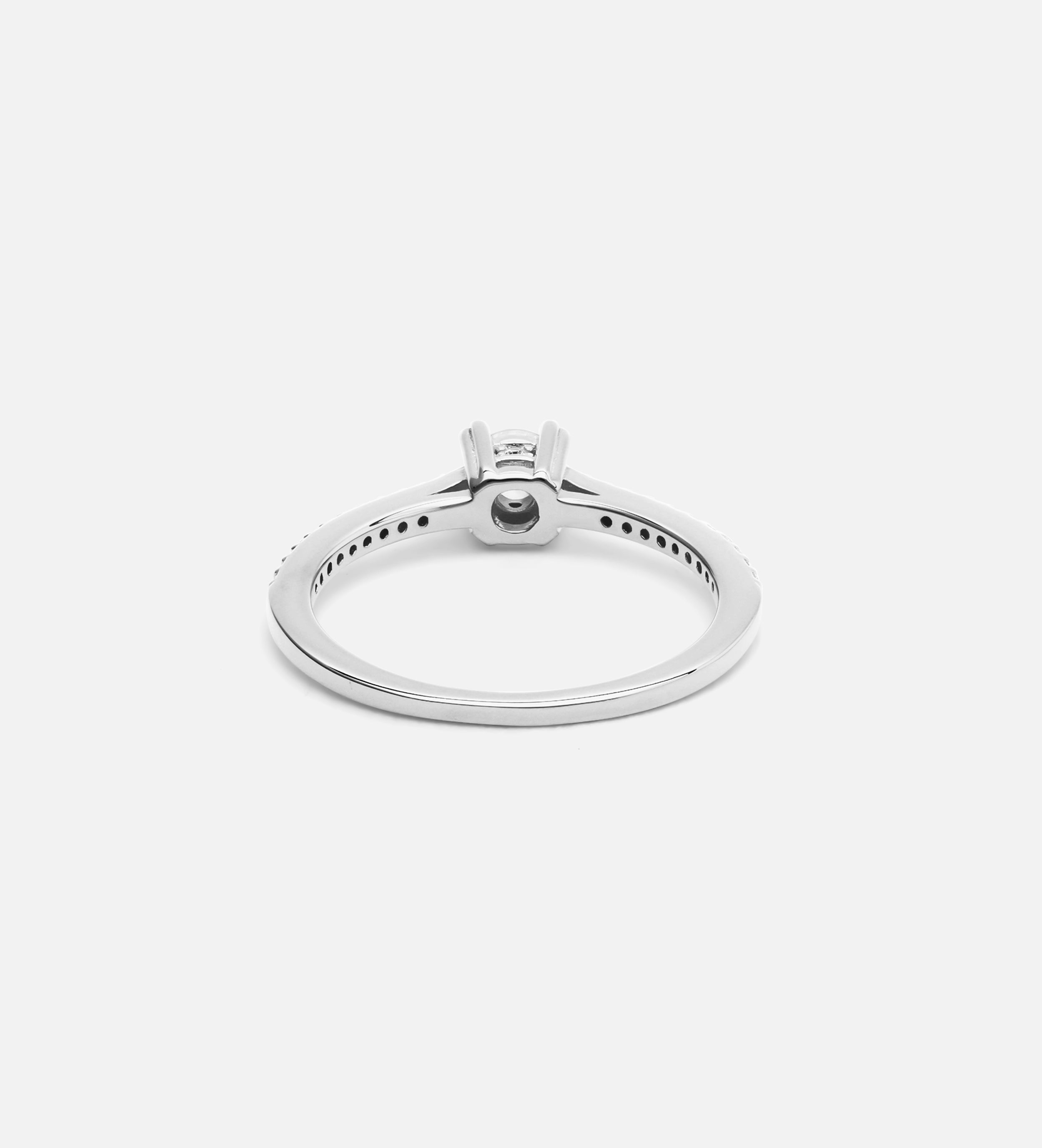 Solitaire Ring in Silver
