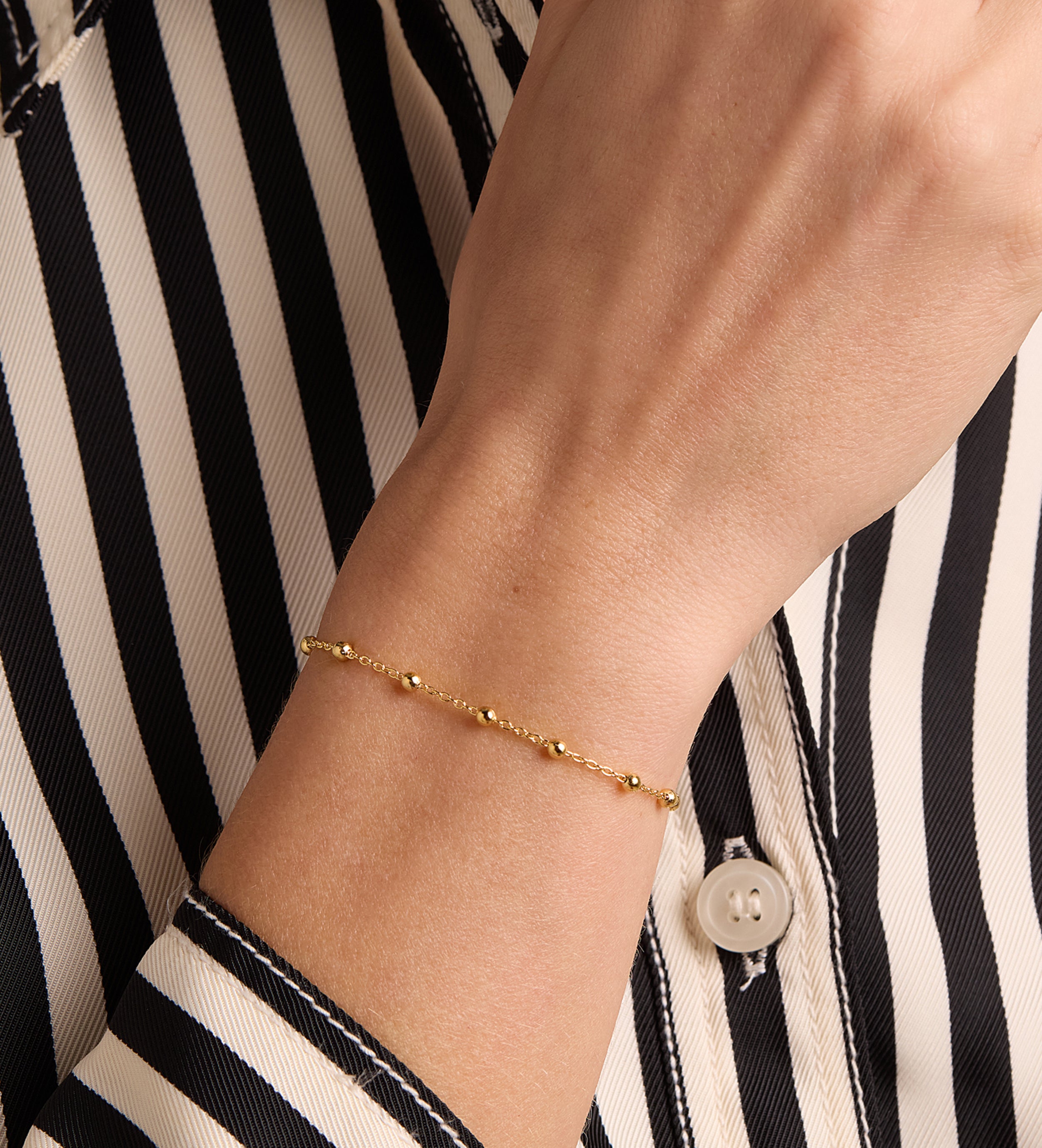 Dotted Chain Bracelet in Gold