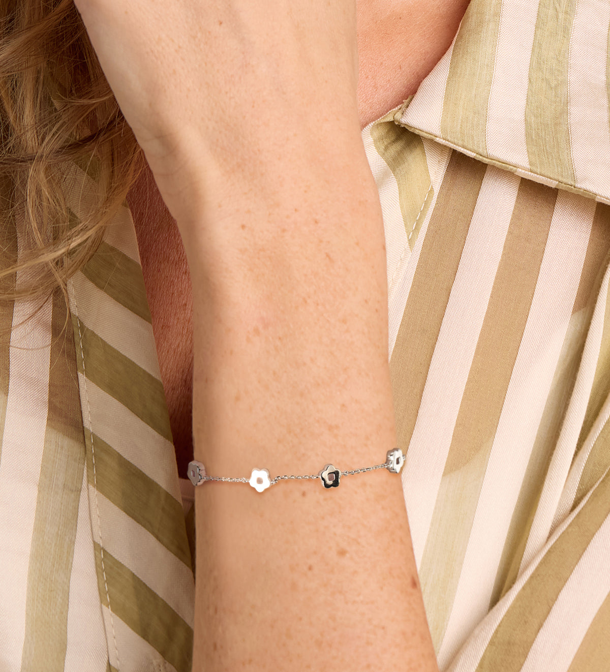 Flower Interval Chain Bracelet in Rhodium Plating on 925 Silver - Ash & Harry
