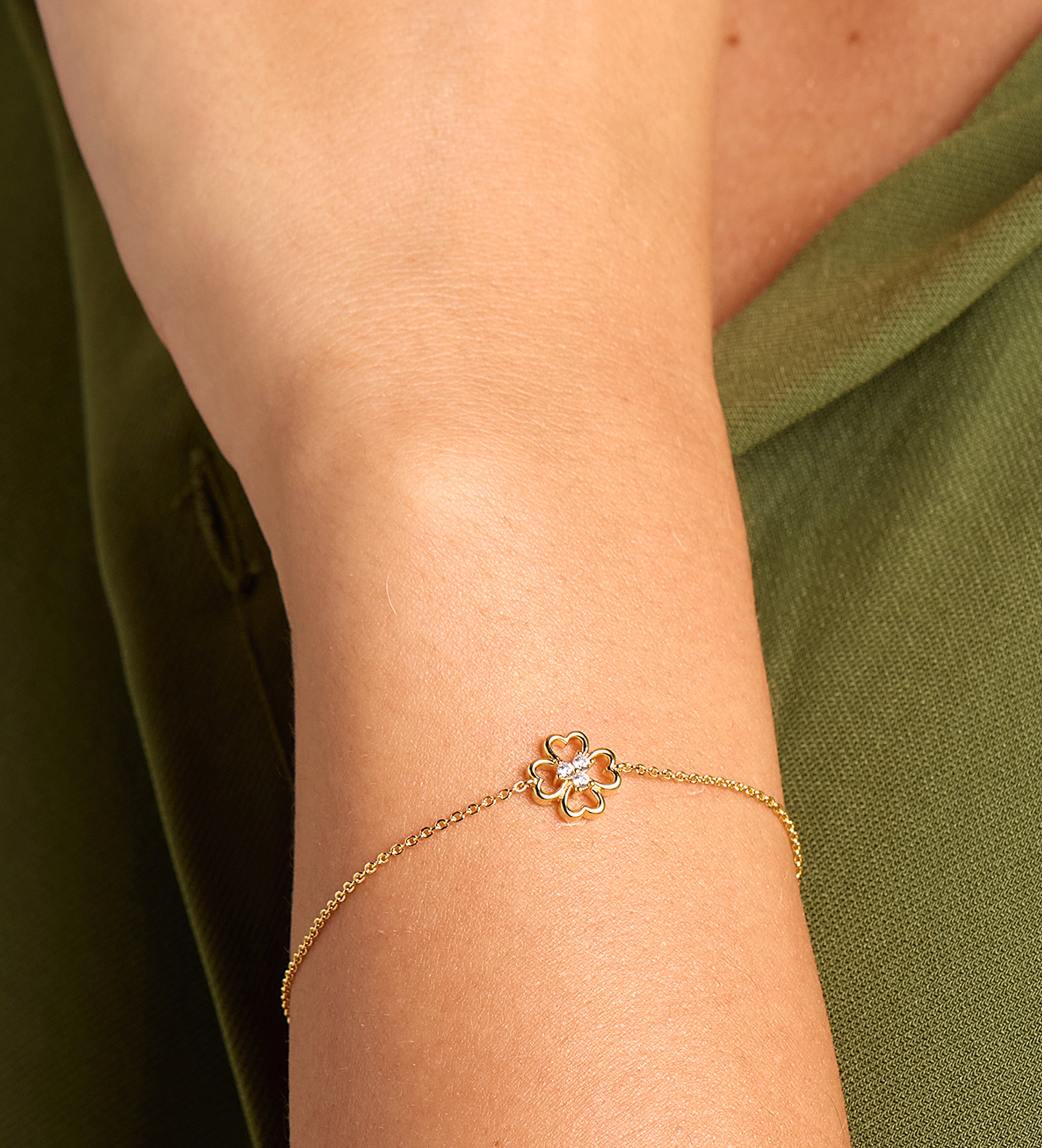 Lucky Clover Bracelet in Gold