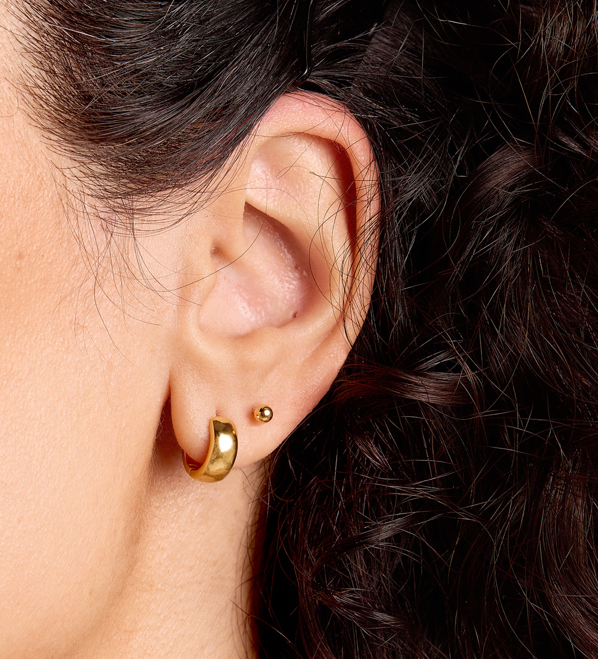 Bold Huggie Hoops in Gold