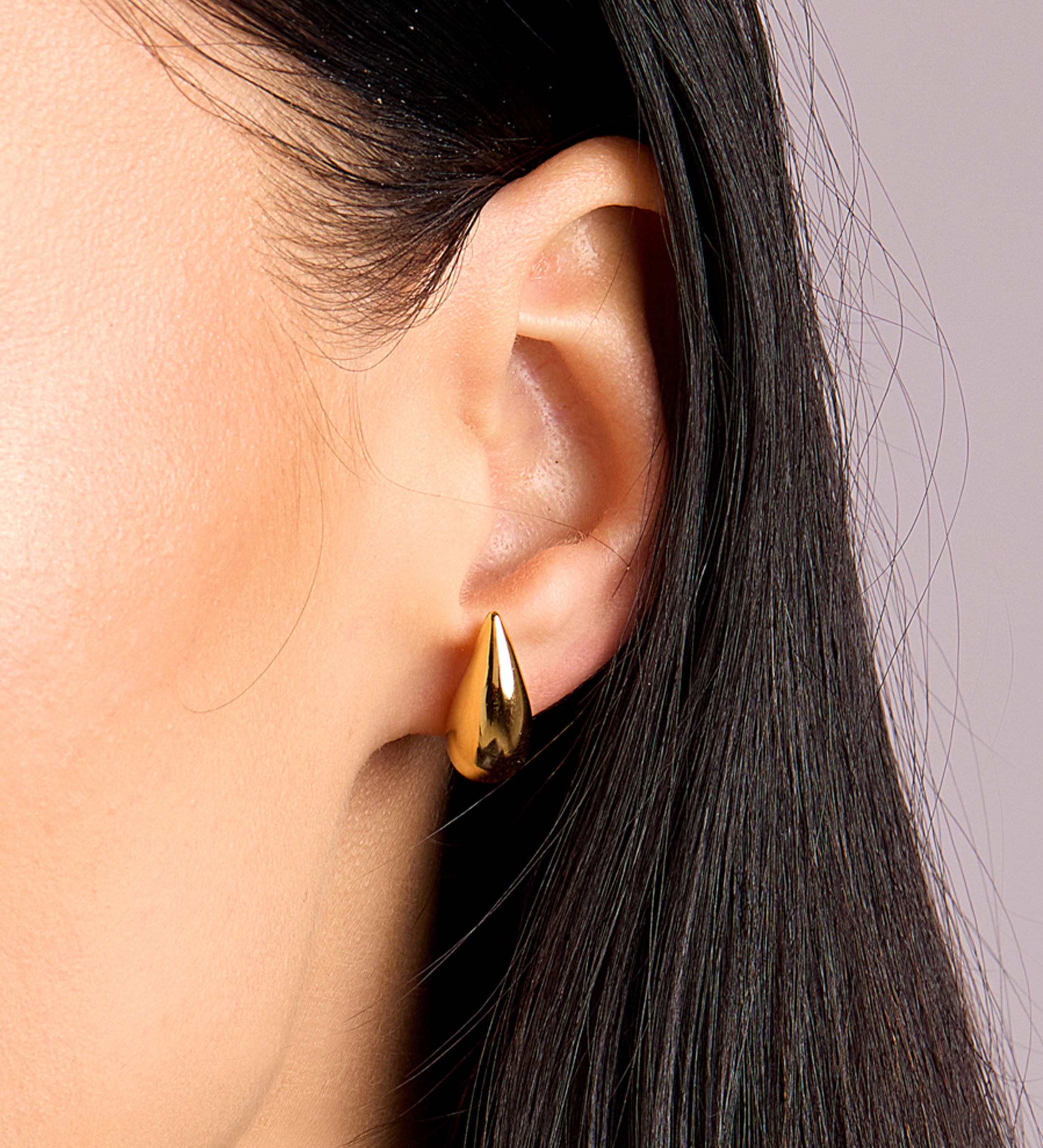Drop Earrings in Gold