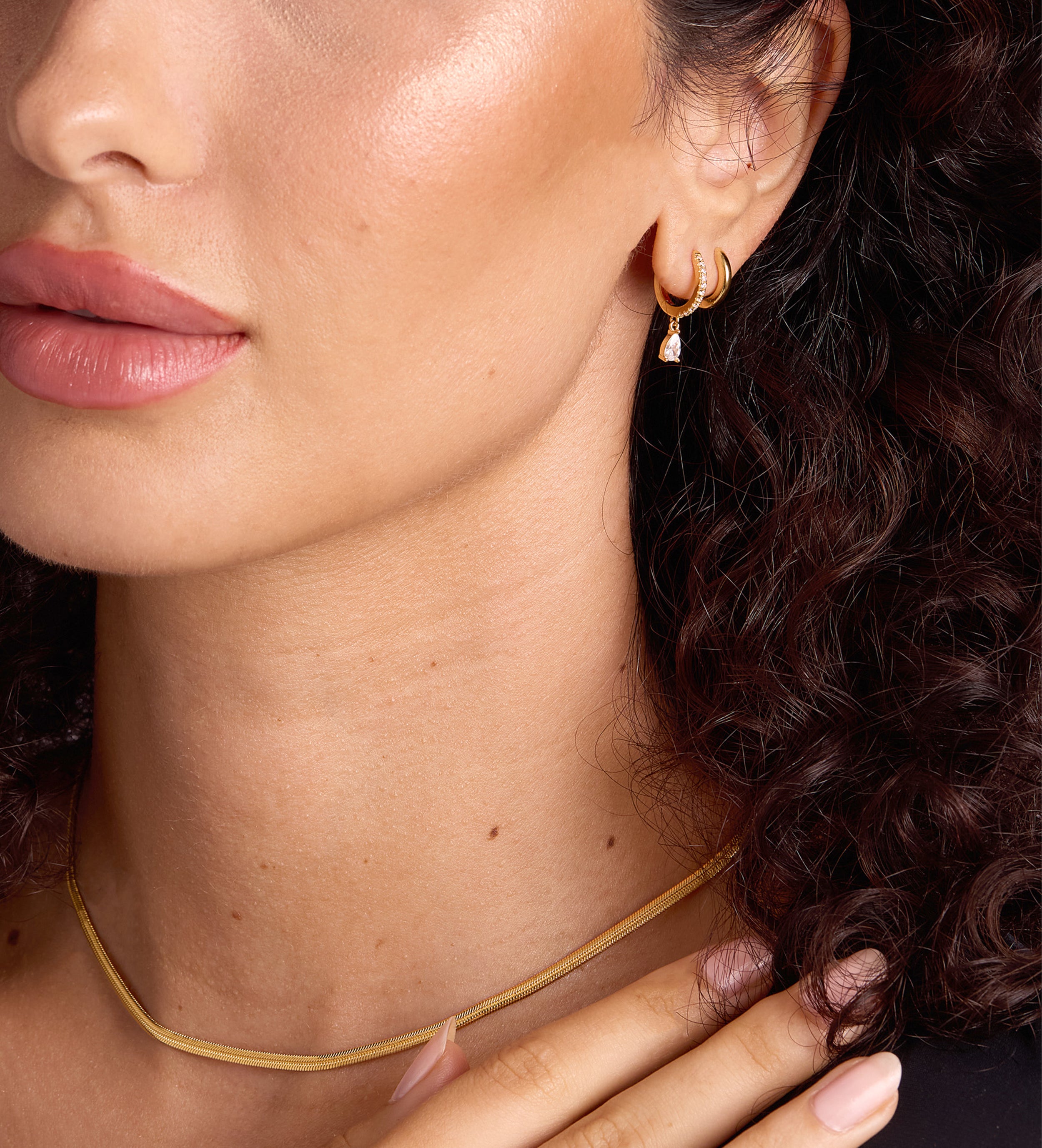 Stella Teardrop Huggies in Gold