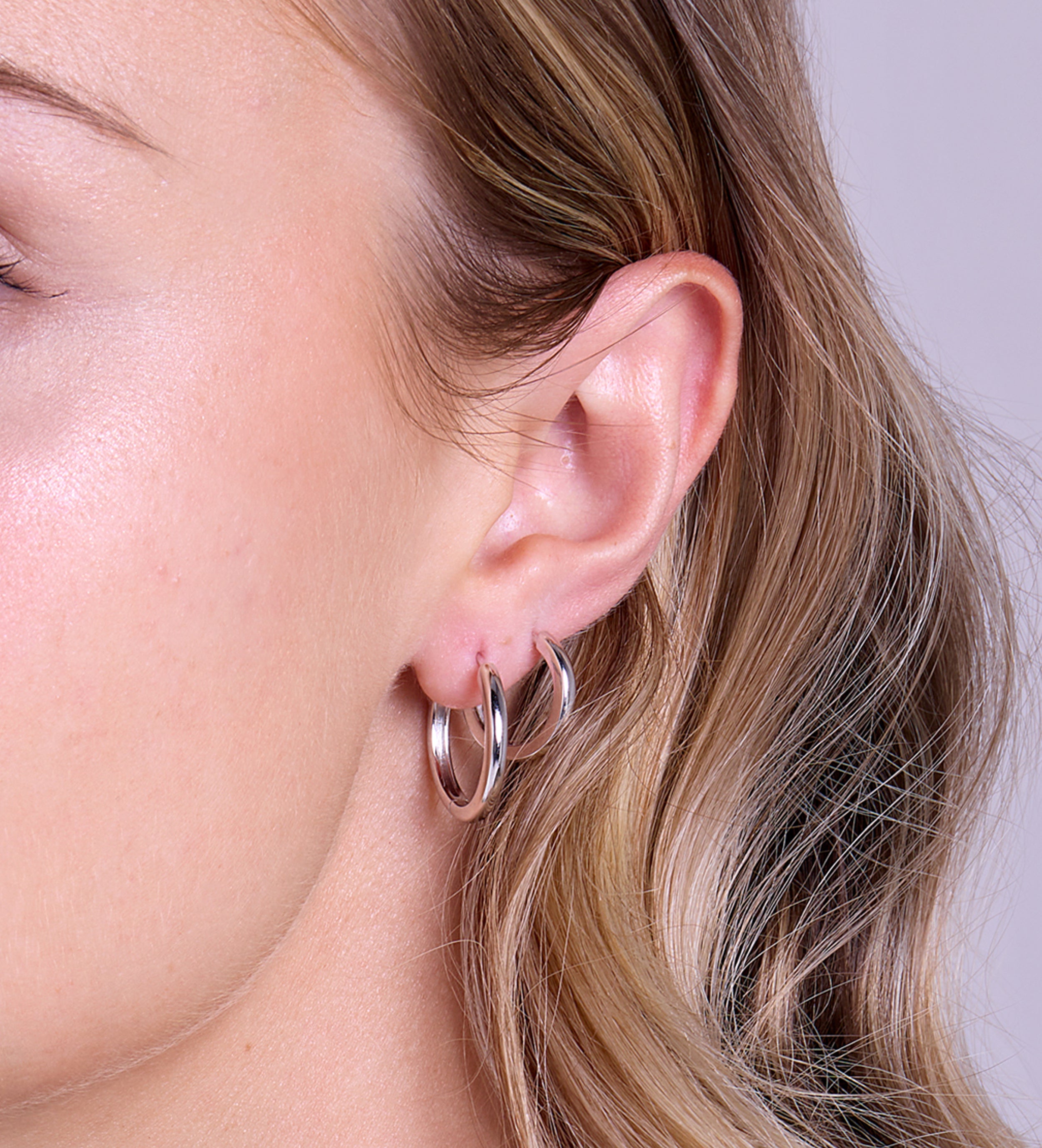 Tube Medium Hoops in Silver