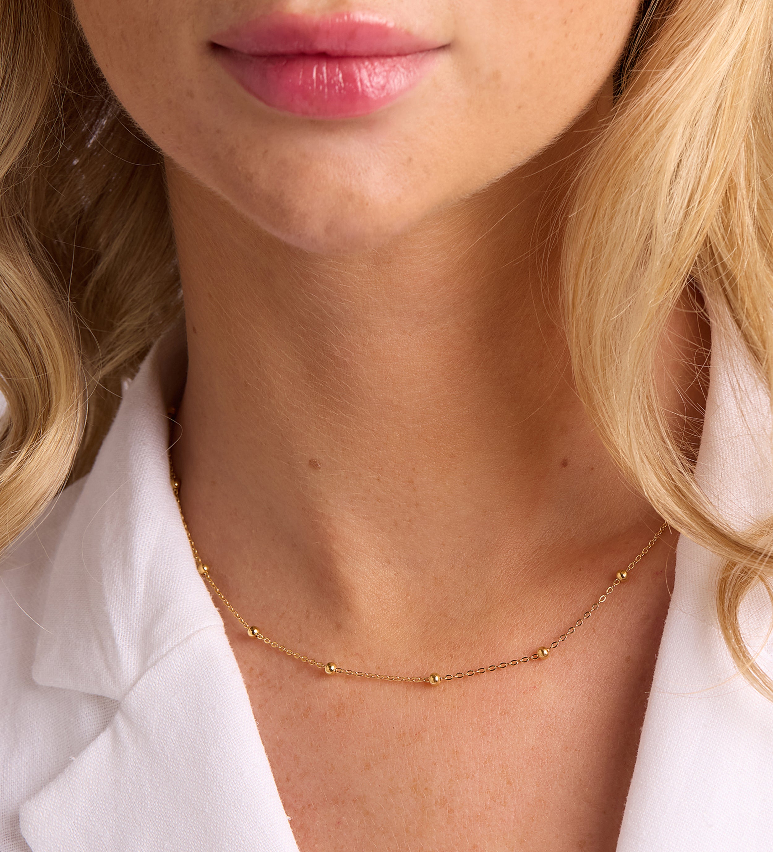 Dotted Chain Necklace in Gold