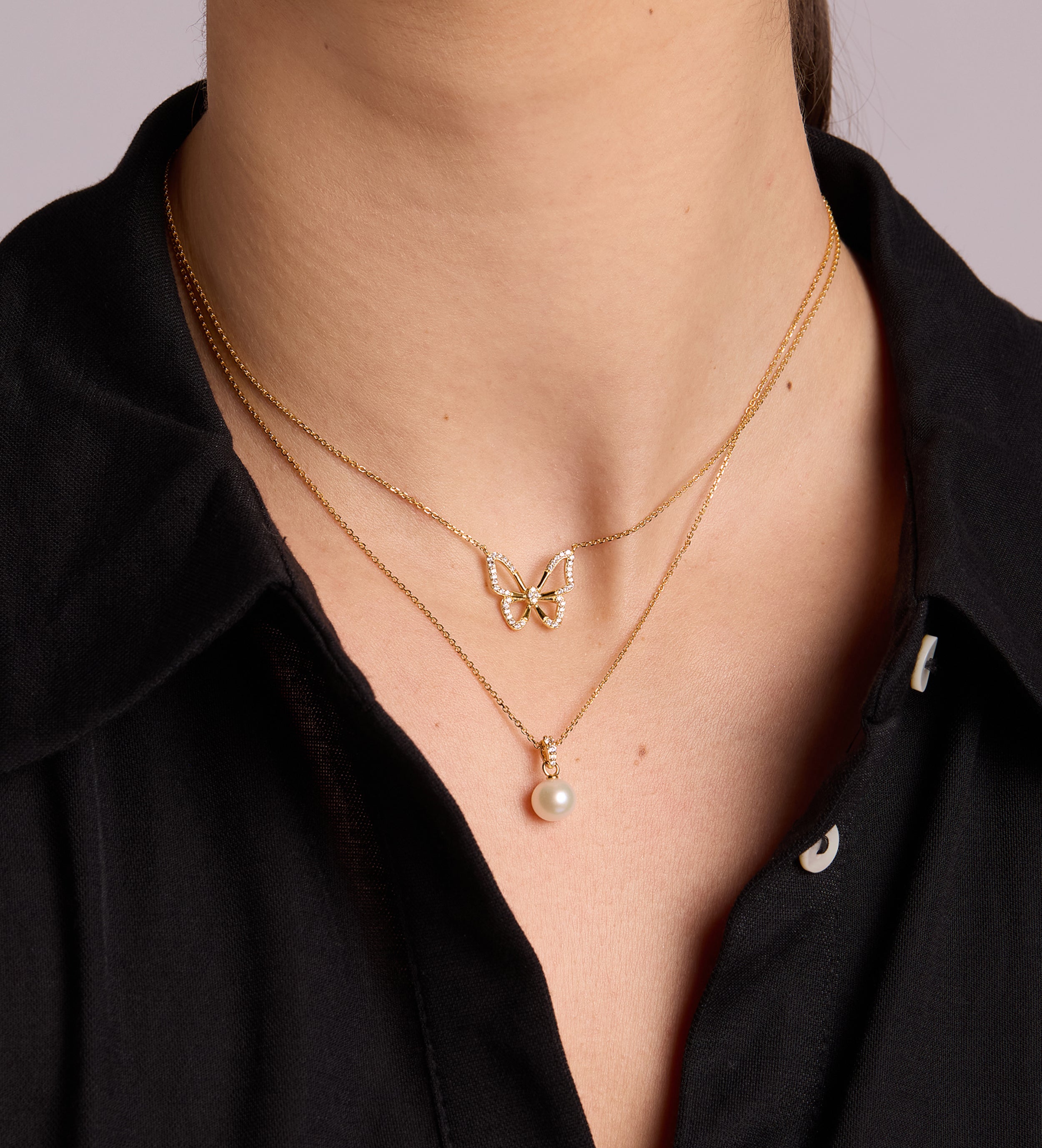 Pearl Pendant Necklace in Gold