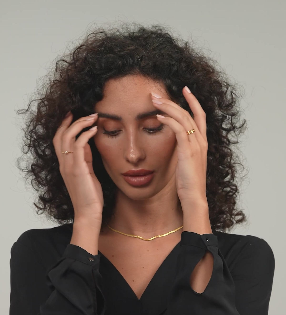 Thin Small Hoops in Gold