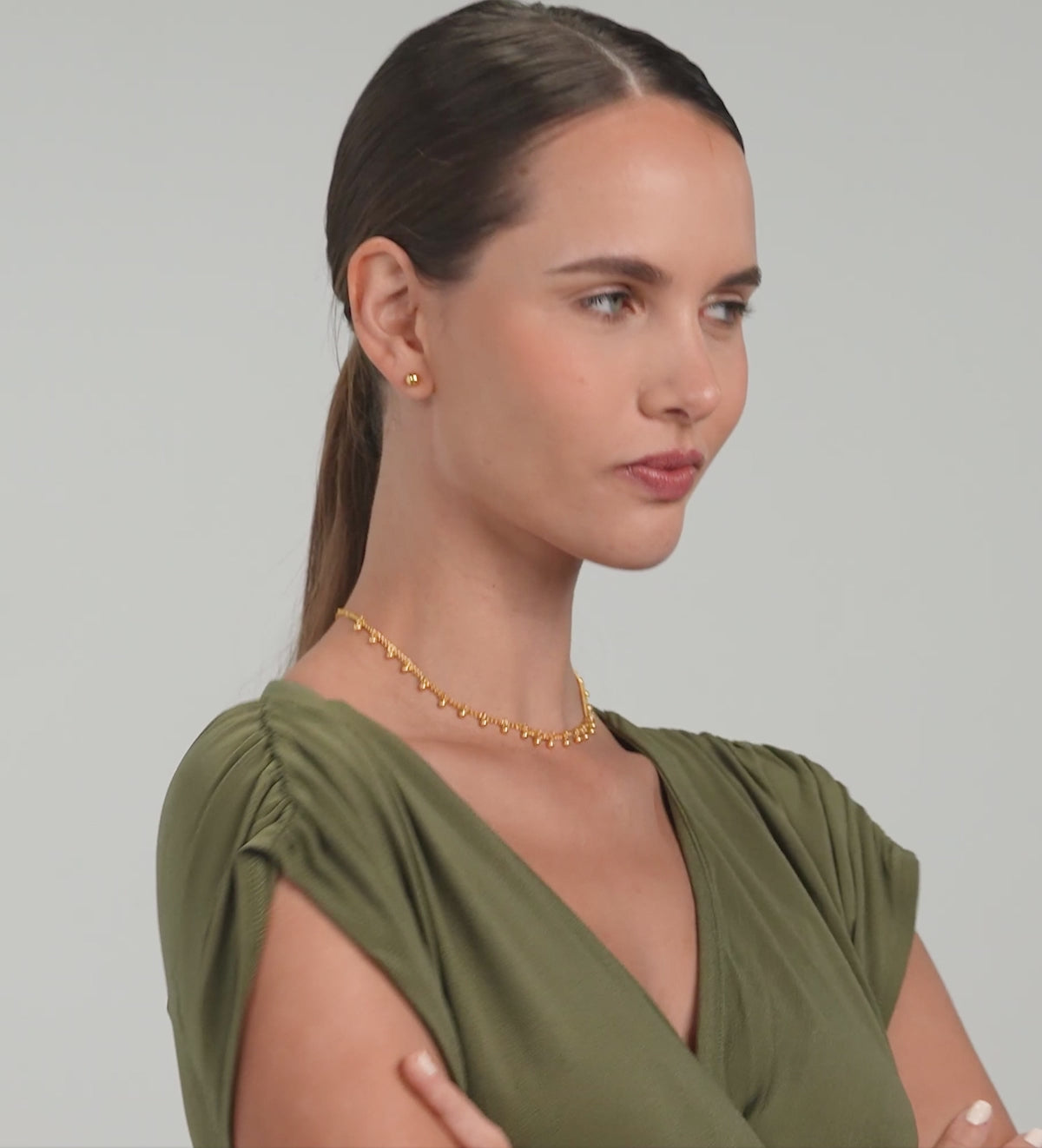 Dangling Dotted Choker in Gold