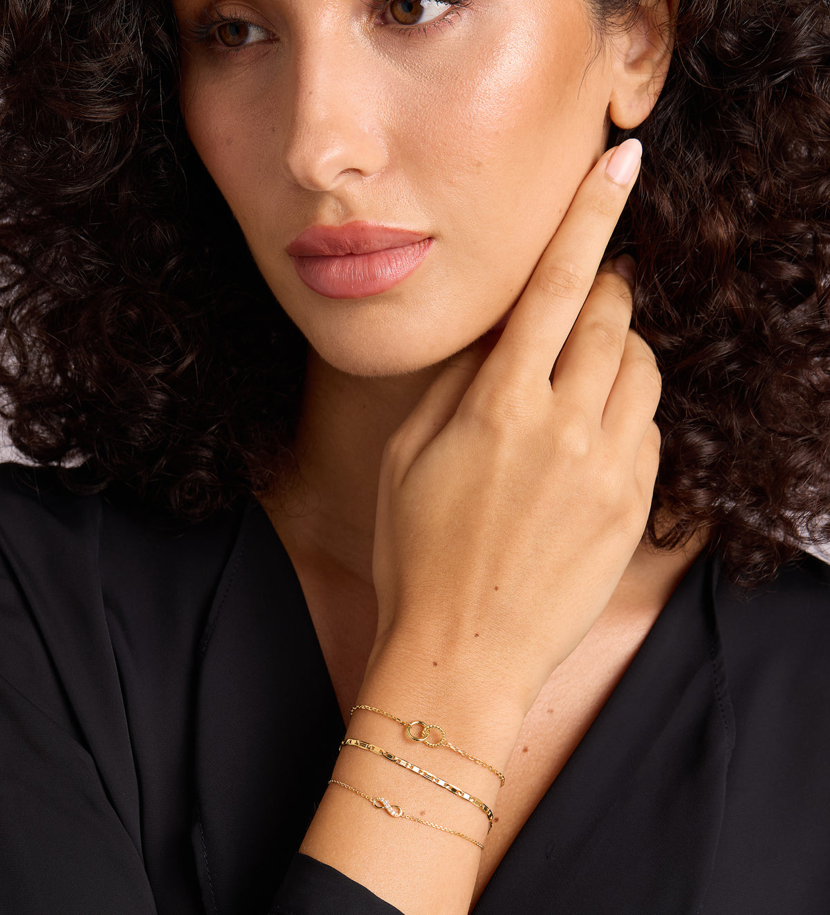 Interlocked Rings Bracelet in 18k Gold Plating on 925 Silver - Ash & Harry