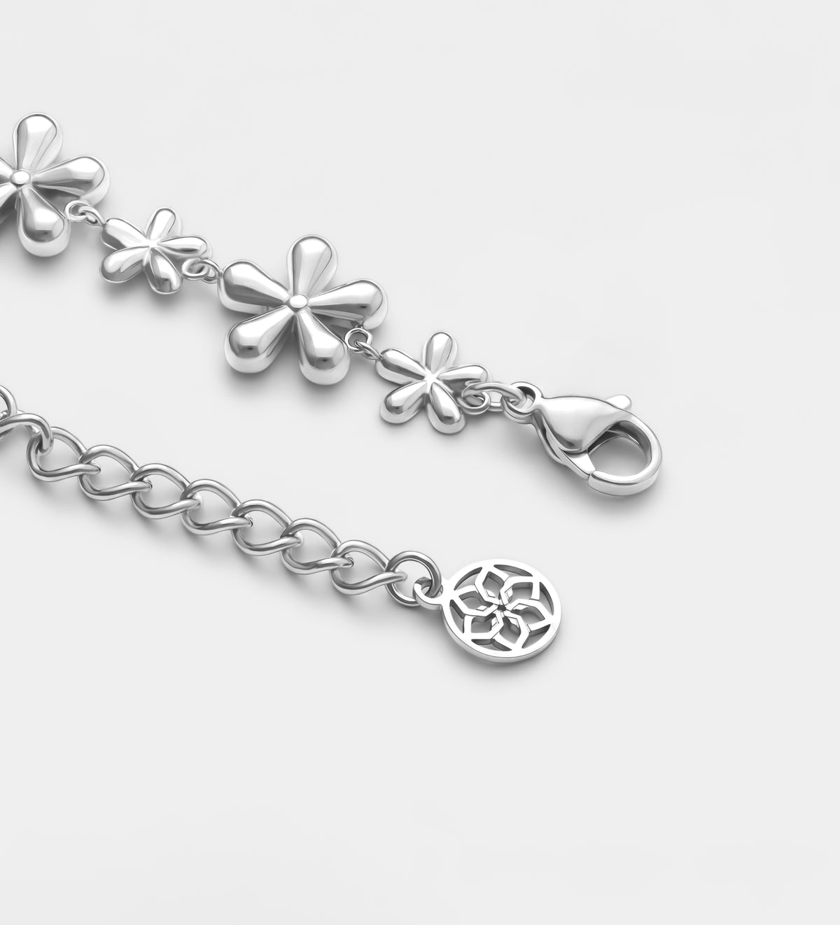 Daisy Petal Bracelet in Silver - Ash & Harry
