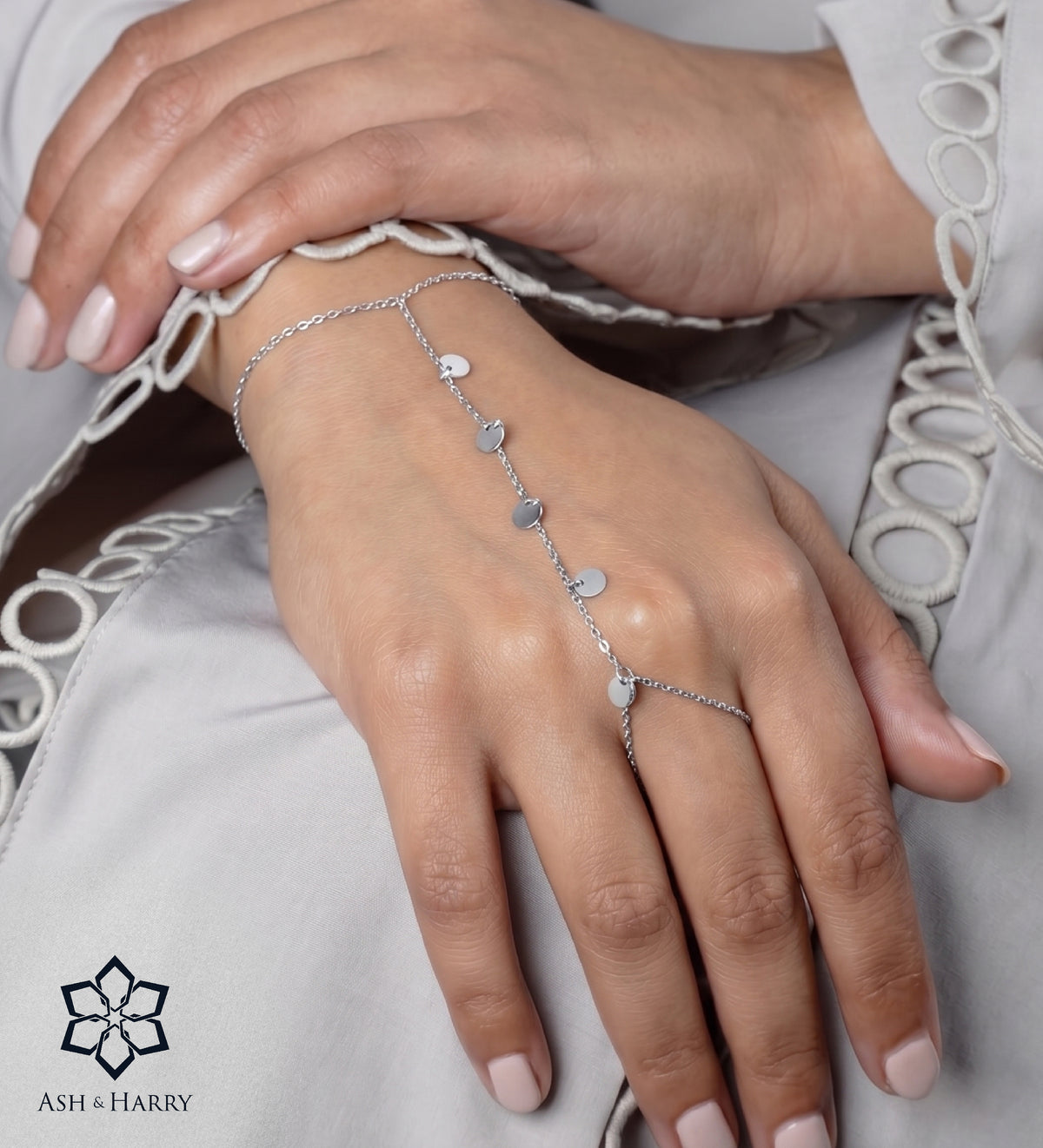 Disc Trail Hand Chain in Silver - Ash & Harry