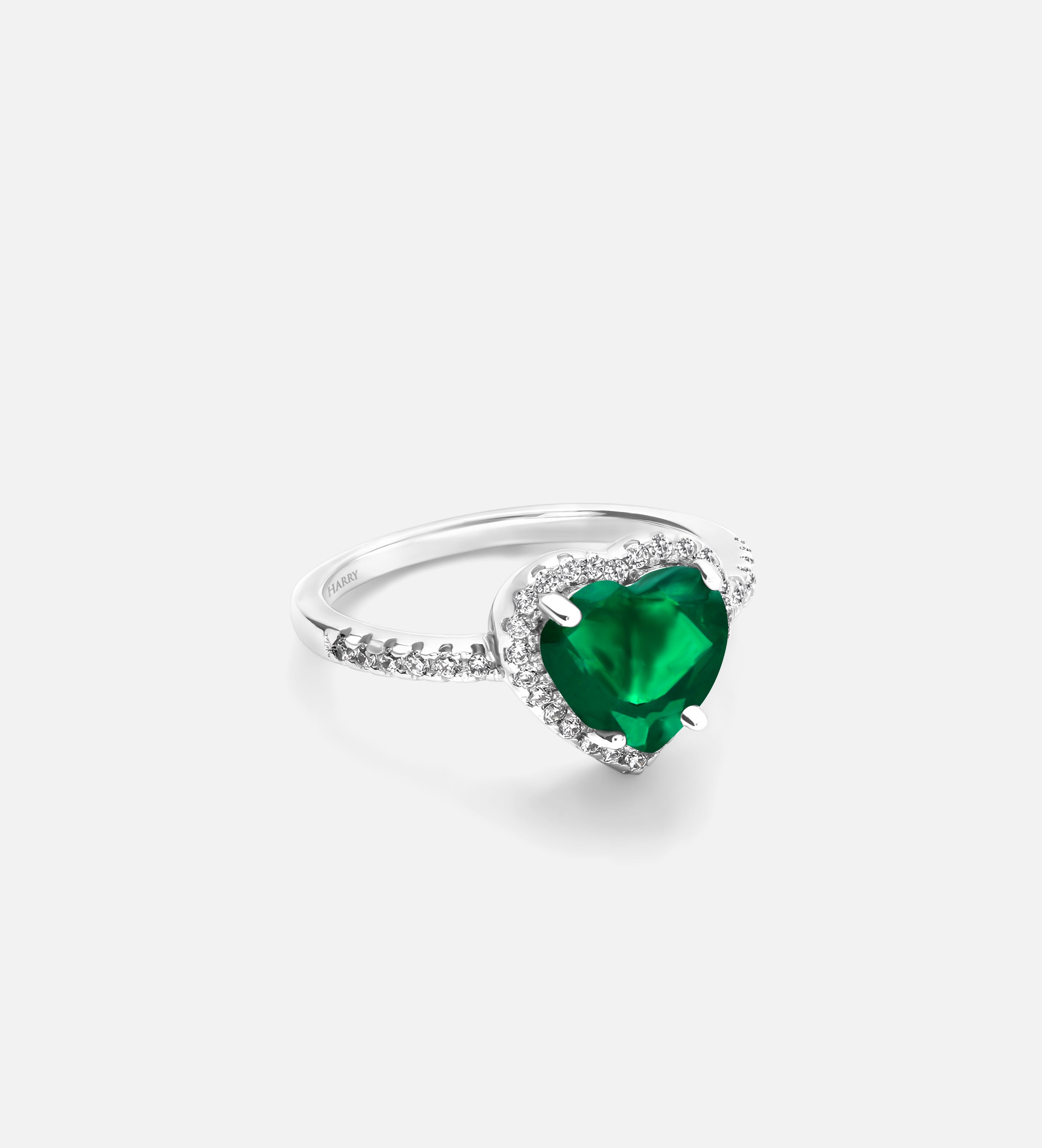 Emerald Heart Majesty Ring