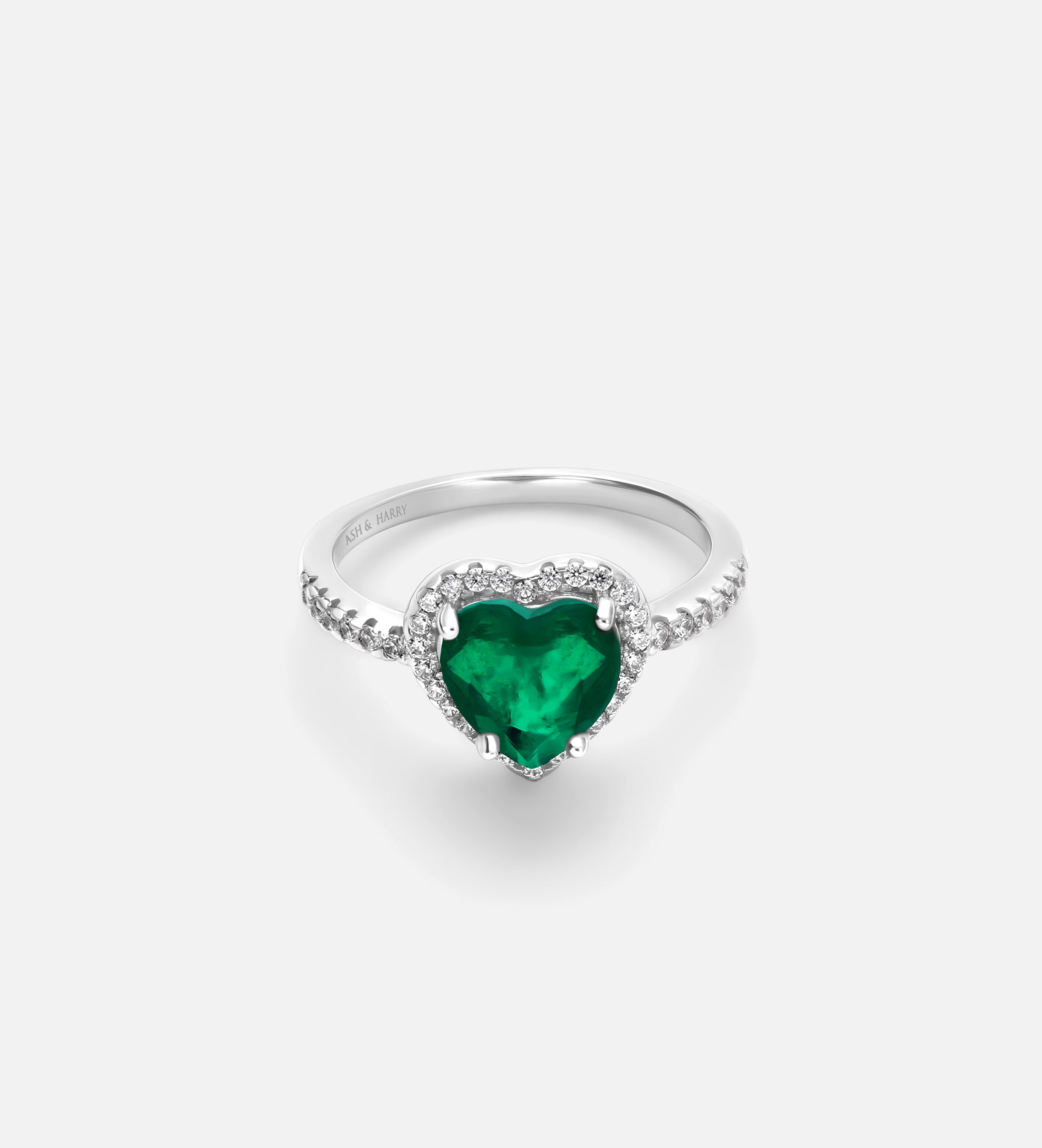 Emerald Heart Majesty Ring