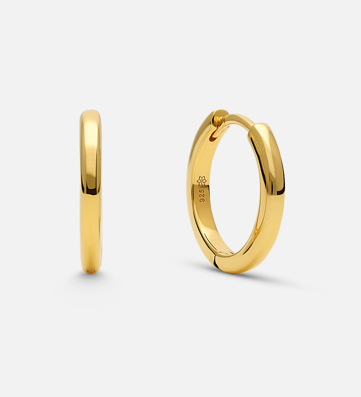 Classic Medium Hoops in 18k Gold Plating on 925 Silver - Ash & Harry