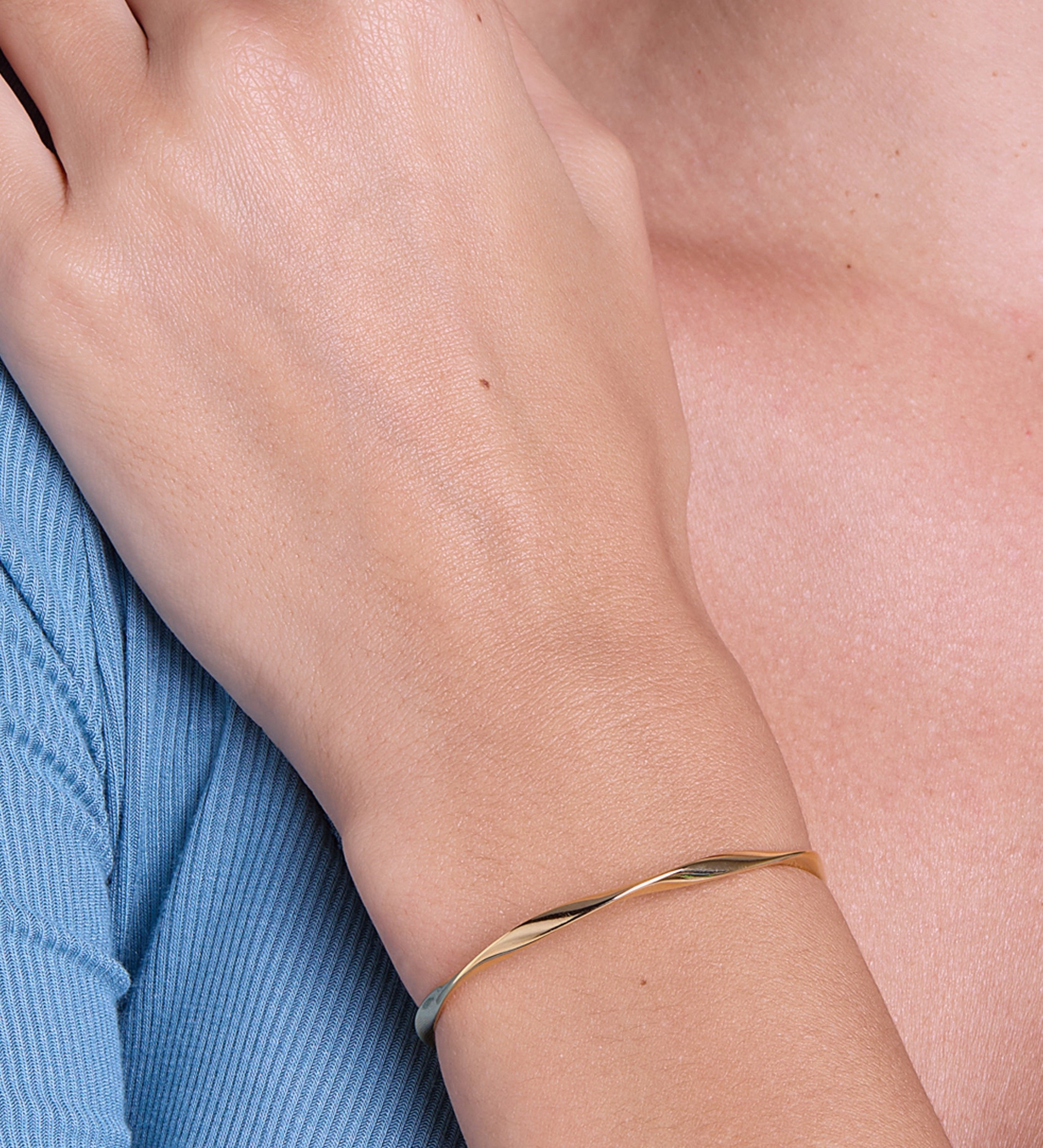 Ripple Wave Cuff Bracelet in 18k Gold Plating on 925 Silver - Ash & Harry